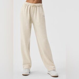 ALO Yoga women Beige Sweatpants